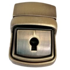 Kulcsos tuckzár , sárga antik , 42x 28 mm