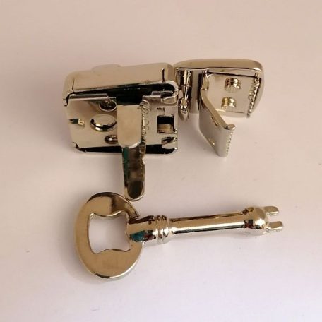 Kulcsos zár 25 x 35 mm , nikkel