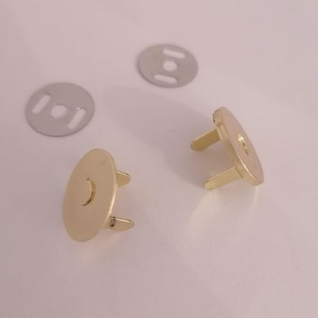 Mágneszár , kerek , lapos , arany  18 mm