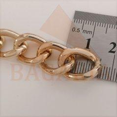 Lánc , vasalapú , 17 mm x 13,5 mm arany