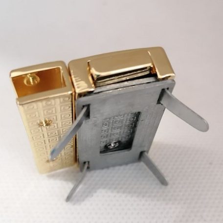 Táskazár zár 38 x 30 mm , arany