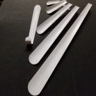 Cipőkanál fém  12 ,- 16 ,- 29 ,- 41,- 57 cm hosszú , fehér festett
