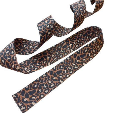 Sima fényes 50 mm x 3 mm  szövött szatén heveder , barna-bézs-fekete ocelot mintás