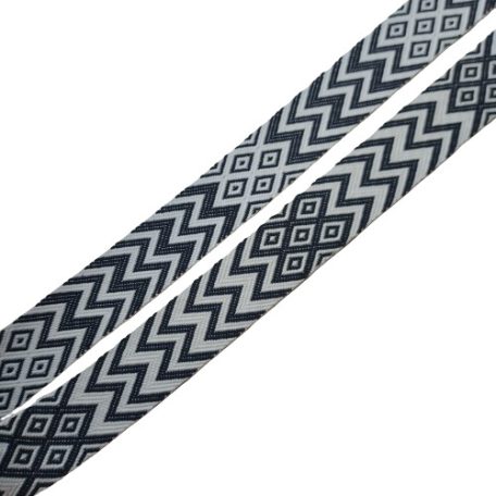 Sima fényes 50 mm x 3 mm  szövött szatén heveder , sötétkék-fehér rombusz mintás