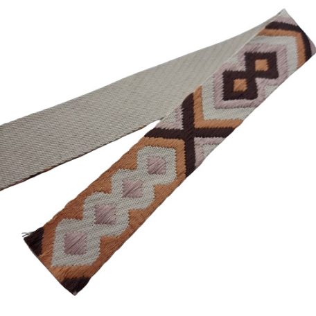 Matt puha 50 mm x 3 mm szövött heveder ,homok/világos,sötétbarna/mályva rombusz mintás