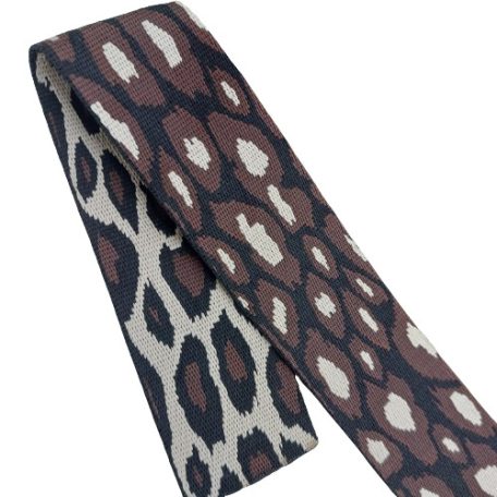 Sima fényes 50 mm x 3 mm  szövött szatén heveder , sötét barna-fekete-törtfehér ocelot mintás