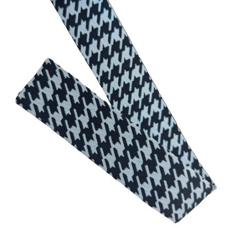 Matt 50 mm x 3 mm szövött heveder ,fekete-fehér tyúkláb mintás