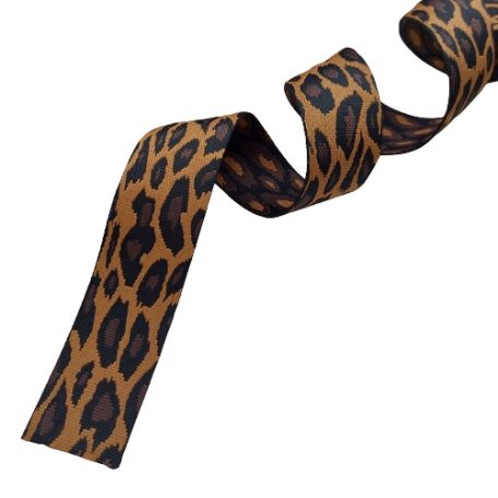 Sima fényes 50 mm x 3 mm  szövött szatén heveder , világos barna-fekete ocelot mintás