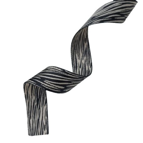 Sima fényes 40 mm x 3 mm  kétoldalas ,szövött szatén heveder , homok-fekete faerezet mintás