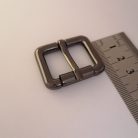 25 MM zamak pergős csat , fekete nikkel